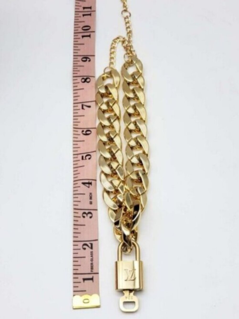 Gold-Plated Necklace with Authentic Louis Vuitton Padlock - Picture 7 of 11